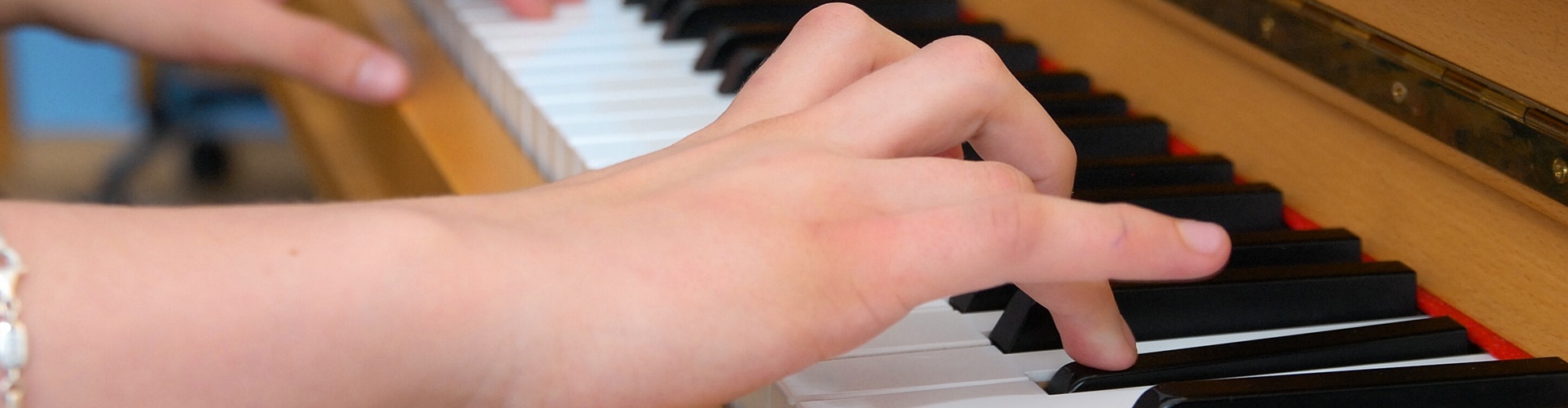 When fingers learn to walk course in the music school Bertheau & Morgenstern