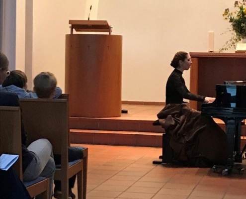 Pianistin und Lehrerin der Musikschule Lusine Khachatryan