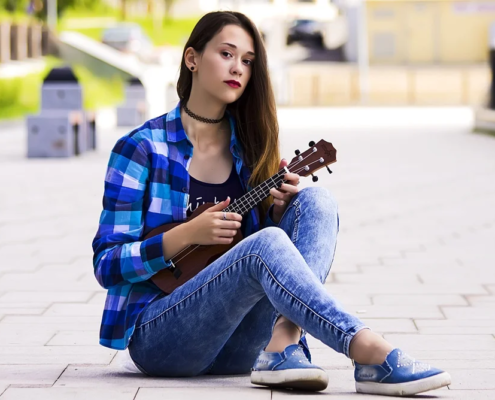 Learn the Ukulele, Ukulele Lessons, Playing the Ukulele